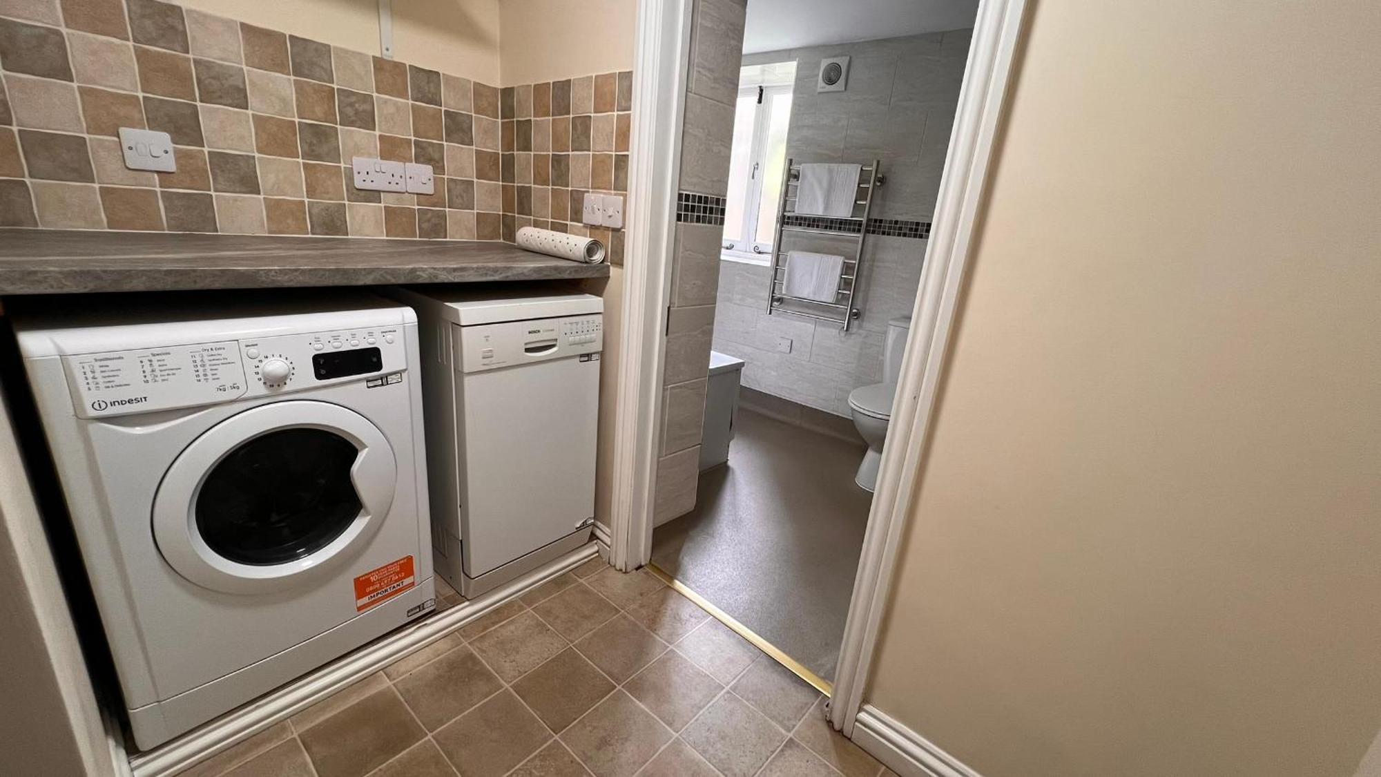 Pike House Apartment *
